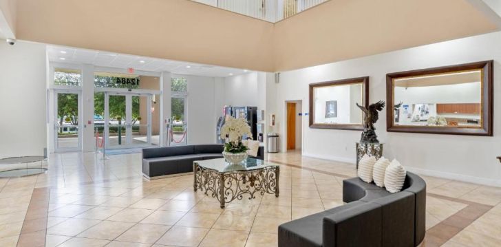 Planuoji kelionę į JAV? apsistokite 3 viešbutyje SOUTH RIVER SUITES.