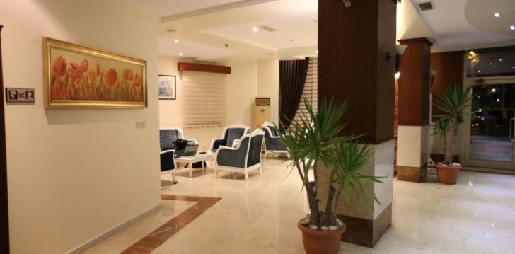 Apsistokite VALERI BEACH HOTEL viešbutyje už gerą kainą.