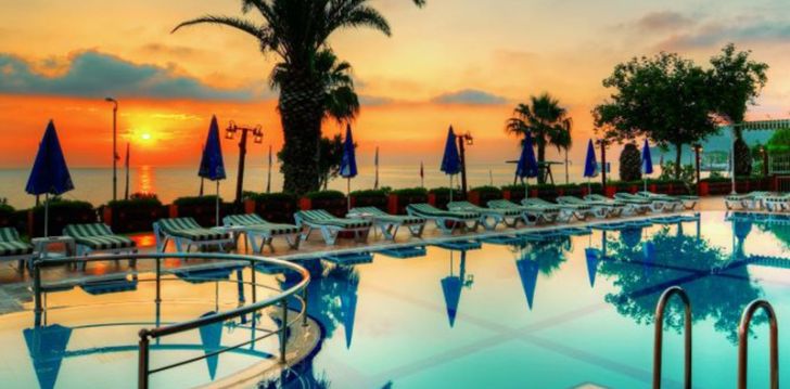Nepraleisk progos pailsėti už gerą kainą - viešbutyje VALERI BEACH HOTEL