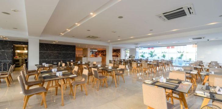 Viešbutis TASIA MARIS SEASONS HOTEL (ADULTS ONLY 16+) įsikūręs Kipras.