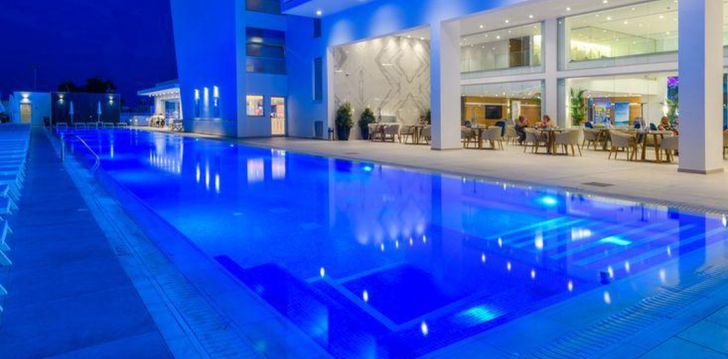 Planuoji kelionę į Kipras? apsistokite 4 viešbutyje TASIA MARIS SEASONS HOTEL (ADULTS ONLY 16+). 