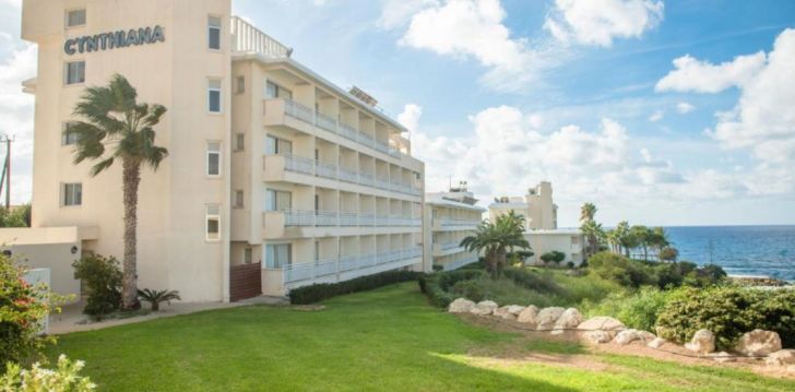 Apsistokite CYNTHIANA BEACH HOTEL viešbutyje už gerą kainą.