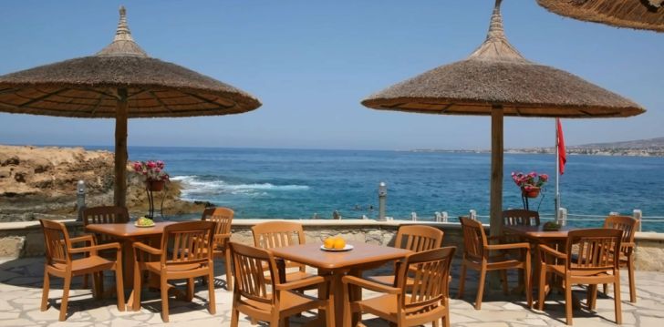 Tavęs laukia poilsis Kipras įsikūrusiame CYNTHIANA BEACH HOTEL