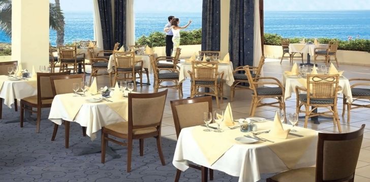 Tavęs laukia poilsis Kipras įsikūrusiame CYNTHIANA BEACH HOTEL