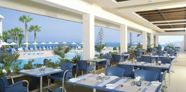 Apsistokite CYNTHIANA BEACH HOTEL viešbutyje už gerą kainą.