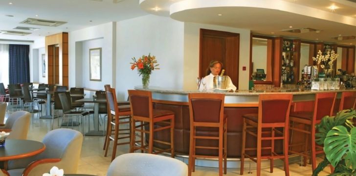 Planuoji kelionę į Kipras? apsistokite 3 viešbutyje CYNTHIANA BEACH HOTEL.