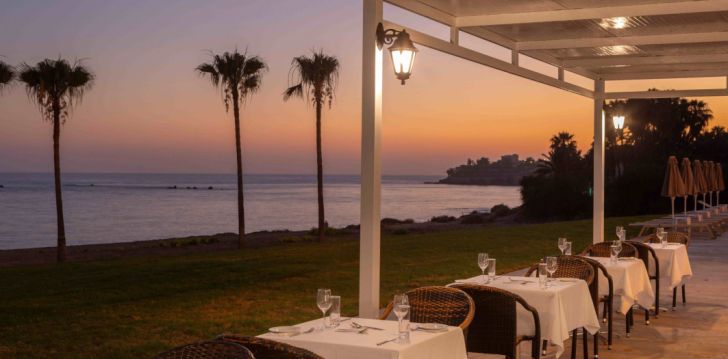 Planuoji kelionę į Kipras? apsistokite 4 viešbutyje KAPETANIOS AQUA RESORT. 