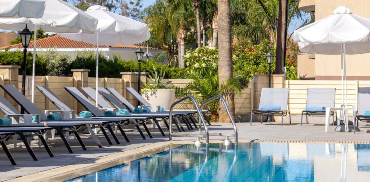 Apsistokite KAPETANIOS LIMASSOL HOTEL viešbutyje už gerą kainą.