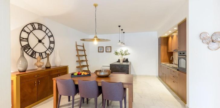 Viešbutis HUMA KOTOR BAY HOTEL & VILLAS įsikūręs Juodkalnija. 