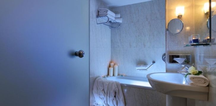 Apsistokite SITIA BEACH CITY RESORT & SPA viešbutyje už gerą kainą.