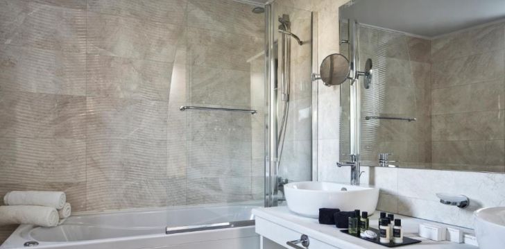 Apsistokite LESANTE CLASSIC LUXURY HOTEL & SPA viešbutyje už gerą kainą. 