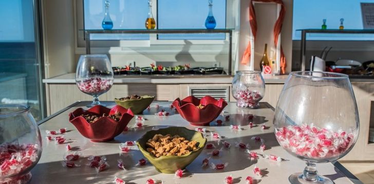 planuoji kelionę į Graikija? apsistokite 4 viešbutyje GOLDEN COAST FAMILY RESORT.