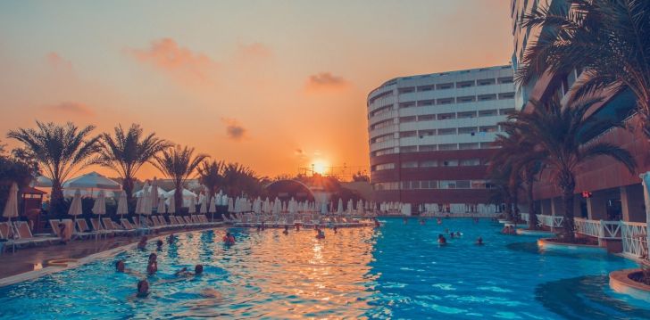 tavęs laukia poilsis Turkija įsikūrusiame ORANGE COUNTY RESORT ALANYA
