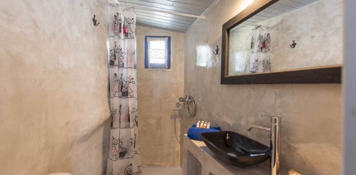 Apsistokite EMMANTINA HOUSES viešbutyje už gerą kainą. 