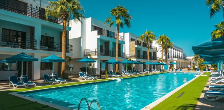 apsistokite LA ROSA WAVES BEACH & AQUA PARK viešbutyje už gerą kainą.