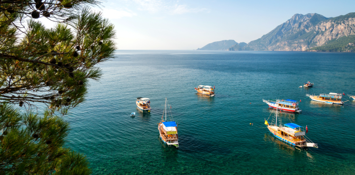 Apsistokite LIMS BONA DEA BEACH HOTEL viešbutyje už gerą kainą.