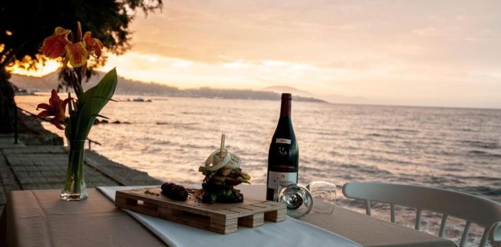 Planuoji kelionę į Graikija? apsistokite 3 viešbutyje MIMOZA BEACH HOTEL.