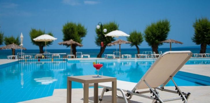 Viešbutis MIMOZA BEACH HOTEL įsikūręs Graikija. 