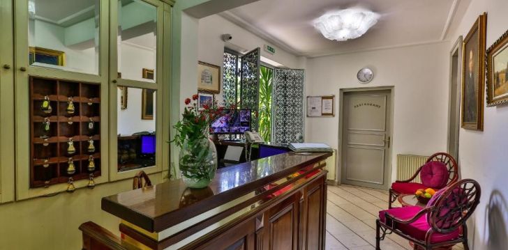 Planuoji kelionę į Juodkalnija? apsistokite 3 viešbutyje VILLA VELZON. 