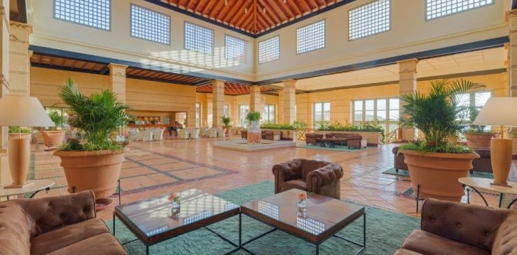 Rinkitės viešbutį H10 COSTA ADEJE PALACE kelionei į Ispanija