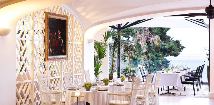viešbutis GRECOTEL LUXME DAPHNILA BAY DASSIA įsikūręs Graikija. 