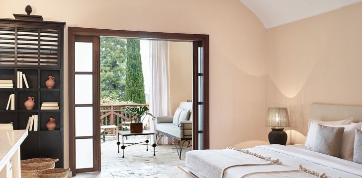 apsistokite GRECOTEL LUXME DAPHNILA BAY DASSIA viešbutyje už gerą kainą. 