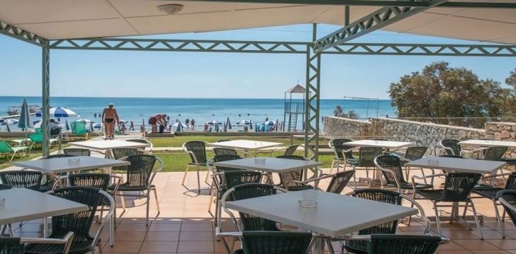 Apsistokite ASTIR PALACE HOTEL viešbutyje už gerą kainą. 