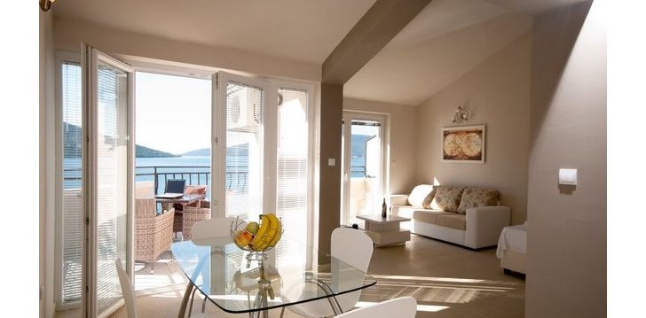 apsistokite SUNSET APARTMENTS viešbutyje už gerą kainą.