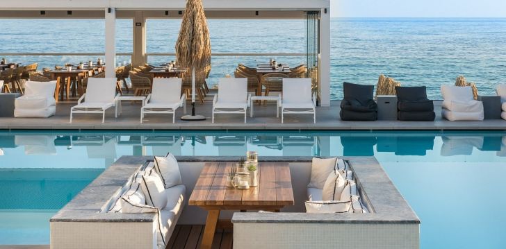 apsistokite ENORME AMMOS BEACH RESORT viešbutyje už gerą kainą.