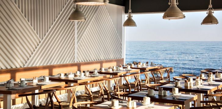 ENORME AMMOS BEACH RESORT - klientų vertinamas, kaip geras kainos ir kokybės santykis.