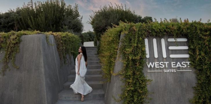 Viešbutis WEST EAST SUITES įsikūręs Graikija. 