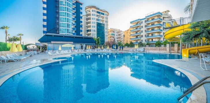 Apsistokite ARSI BLUE SEA BEACH HOTEL viešbutyje už gerą kainą. 