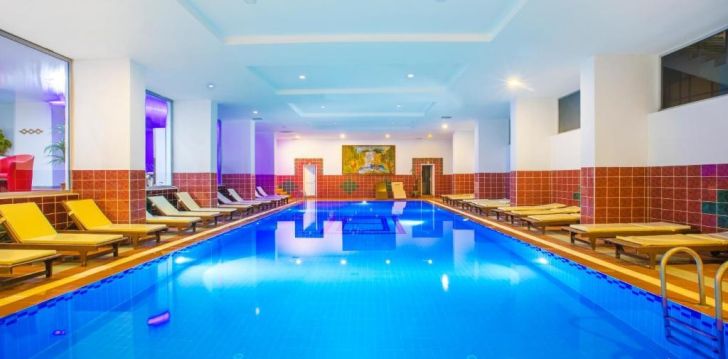 Apsistokite ARSI BLUE SEA BEACH HOTEL viešbutyje už gerą kainą.