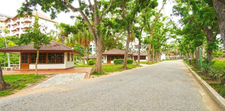 Viešbutis PATTAYA PARK BEACH RESORT įsikūręs .