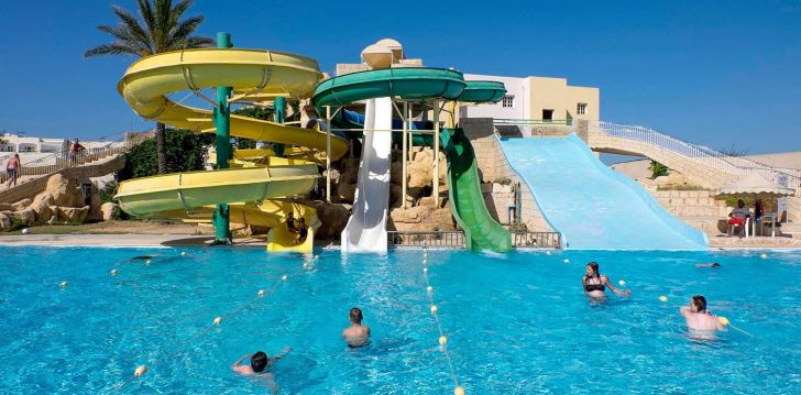 apsistokite NOVOSTAR HOUDA GOLF BEACH & AQUAPARK viešbutyje už gerą kainą. 