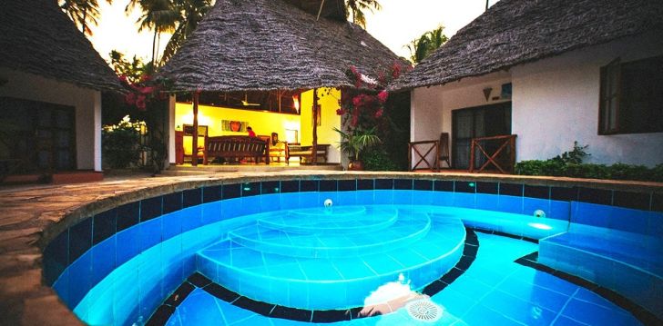 apsistokite UROA BAY BEACH RESORT viešbutyje už gerą kainą. 