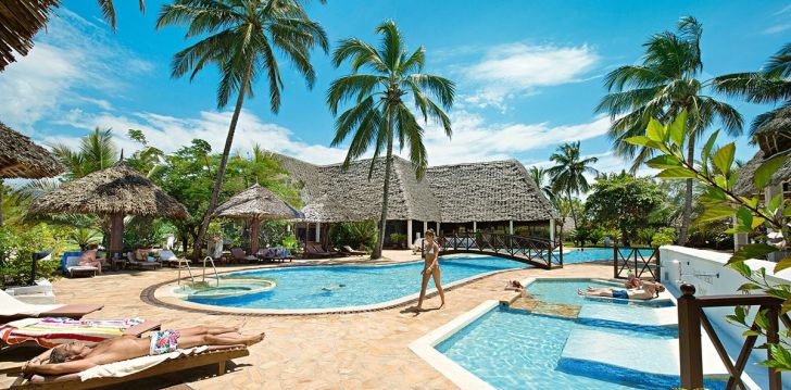 geras kainos ir kokybės santykis atostogoms - viešbutis UROA BAY BEACH RESORT