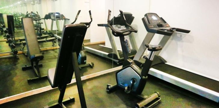 Apsistokite AIYAREE PLACE HOTEL (SHA PLUS) viešbutyje už gerą kainą.