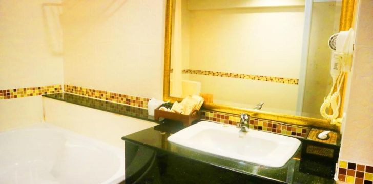 Planuoji kelionę į ? apsistokite 3 viešbutyje AIYAREE PLACE HOTEL (SHA PLUS).