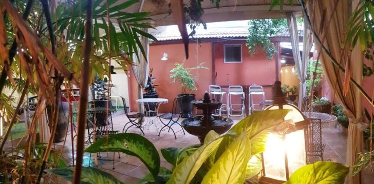 apsistokite CENTRAL HOTEL viešbutyje už gerą kainą.