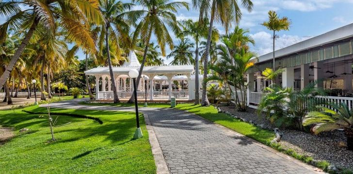 planuoji kelionę į Dominikos Respublika? apsistokite 4 viešbutyje PLAYA BACHATA RESORT.