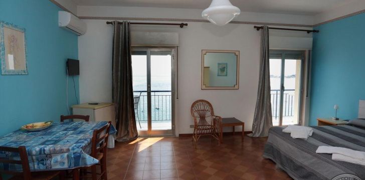 Viešbutis VILLA PAMAR APARTHOTEL (GIARDINI NAXOS) įsikūręs Italija.