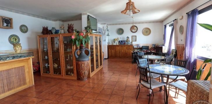 Viešbutis VILLA PAMAR APARTHOTEL (GIARDINI NAXOS) įsikūręs Italija.