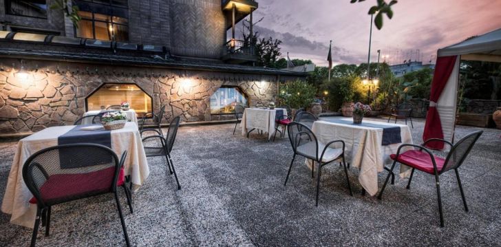 Viešbutis GRAND HOTEL COLONY įsikūręs Italija.