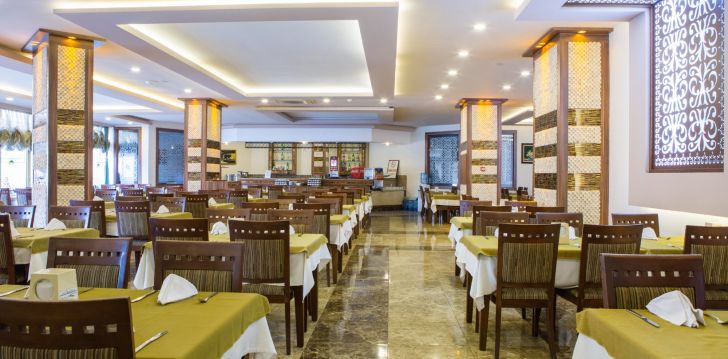 Nepraleisk progos pailsėti už gerą kainą - viešbutyje KLEOPATRA ROYAL PALM HOTEL