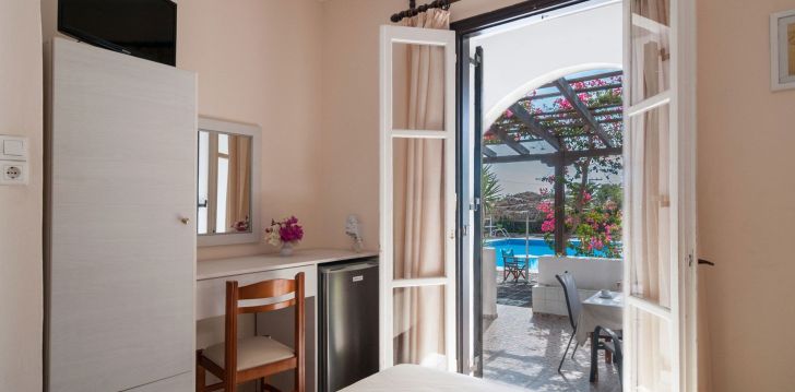 Tavęs laukia poilsis Graikija įsikūrusiame HOLIDAY BEACH RESORT