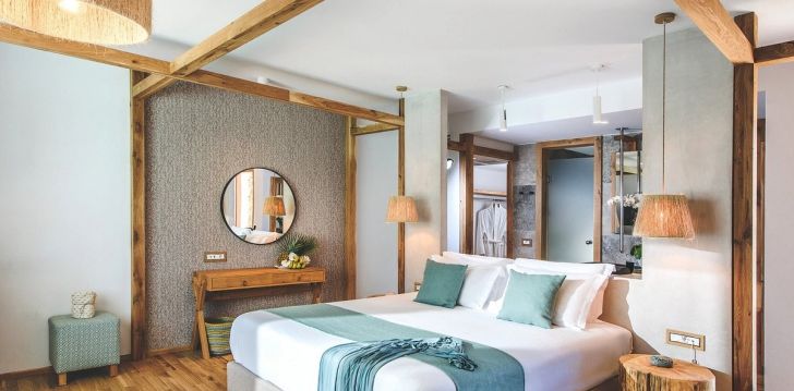 Apsistokite STELLA ISLAND LUXURY RESORT & SPA viešbutyje už gerą kainą.