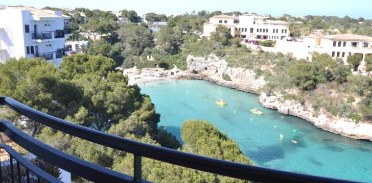 Apsistokite HOTEL CALA FERRERA viešbutyje už gerą kainą. 