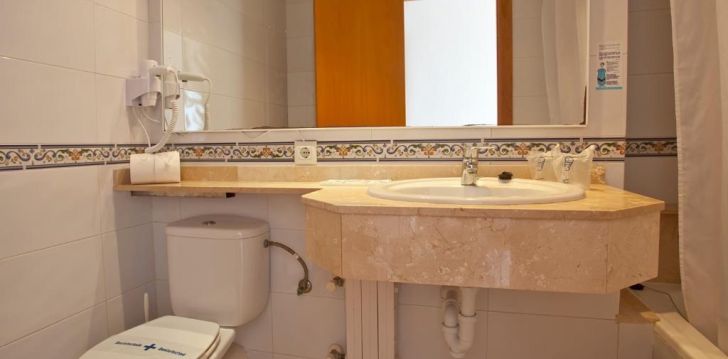 Planuoji kelionę į Ispanija? apsistokite 3 viešbutyje HOTEL CALA FERRERA.