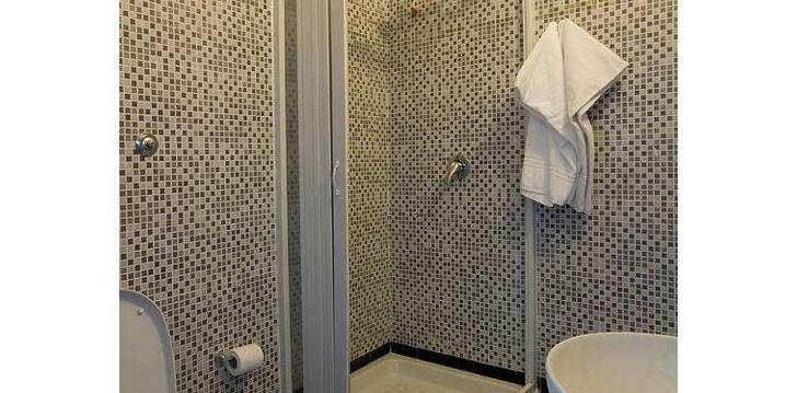 Viešbutis MF HOTEL įsikūręs Italija.